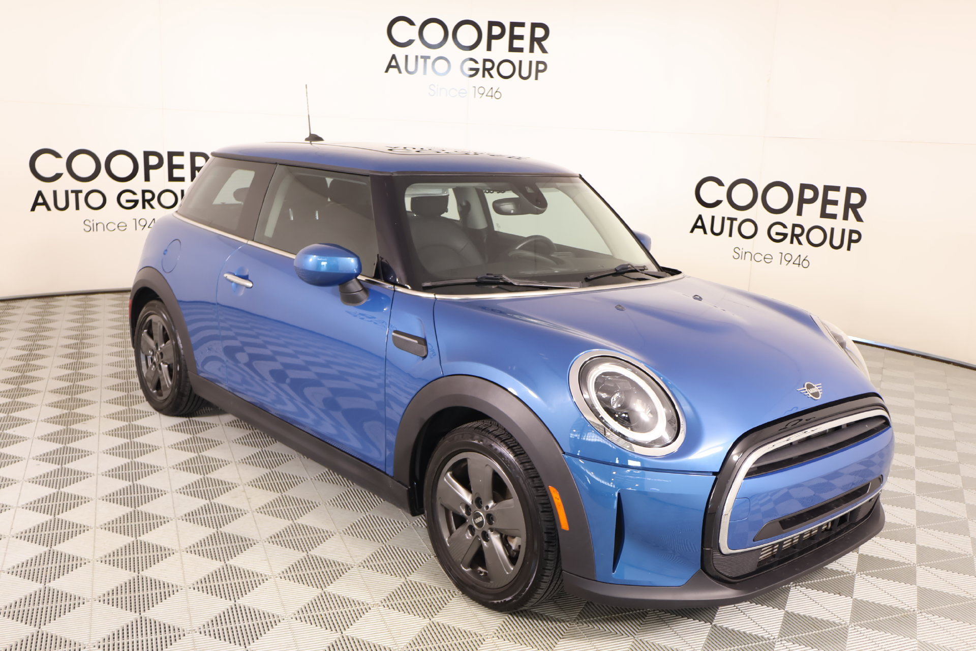 Certified 2023 MINI Cooper 2-Door Hardtop FWD image 1