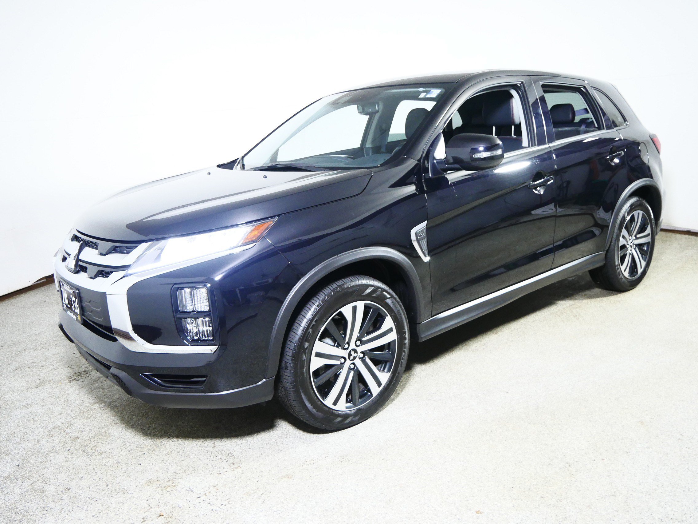 Used 2026 Mitsubishi Outlander Sport SE AWD/4WD image 3