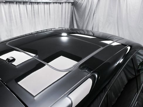 Used 2025 Porsche Macan image 83