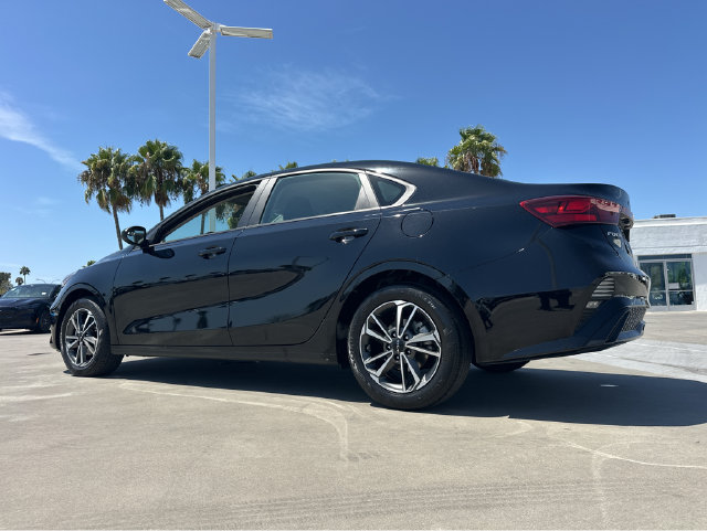 Certified 2023 Kia Forte LXS FWD image 4