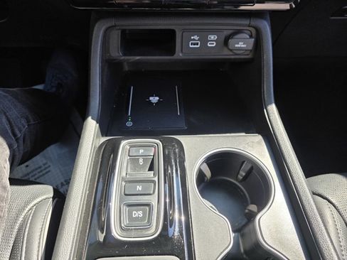 Used 2023 Honda Pilot Elite image 8