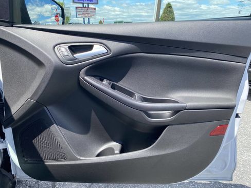 Used 2017 Ford Focus SE FWD image 16