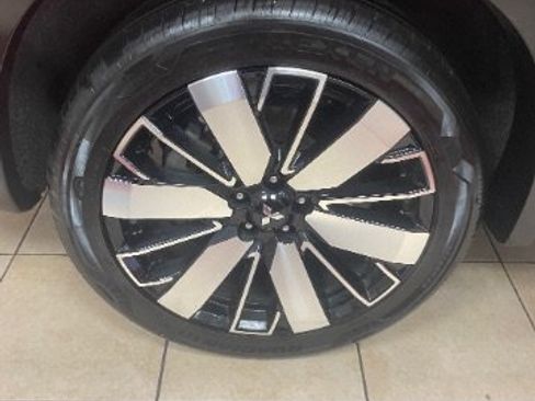 Used 2025 Mitsubishi Outlander SE FWD image 28