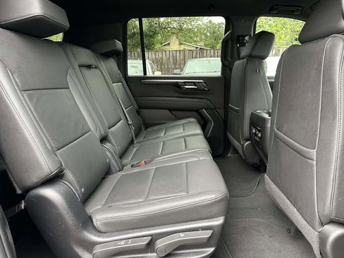 Certified 2025 Chevrolet Suburban Z71 AWD/4WD image 27