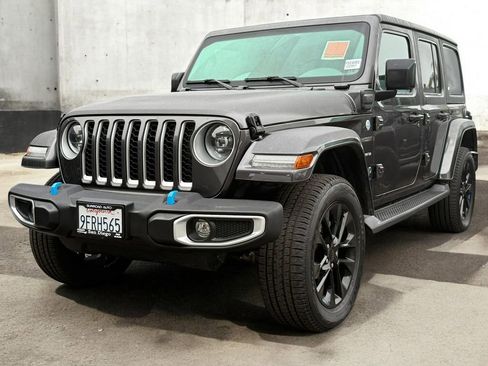 Used 2023 Jeep Wrangler Unlimited Sahara w/ Cold Weather Group image 20