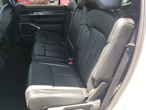 Used 2024 Jeep Wagoneer Series II w/ Flexible Seating Group RWD image 20