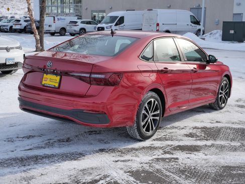 Used 2025 Volkswagen Jetta Sport image 7