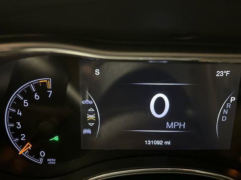 Used 2017 Jeep Grand Cherokee Limited w/ Trailer Tow Group IV image 4