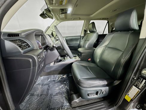 Used 2022 Toyota 4Runner Limited image 12