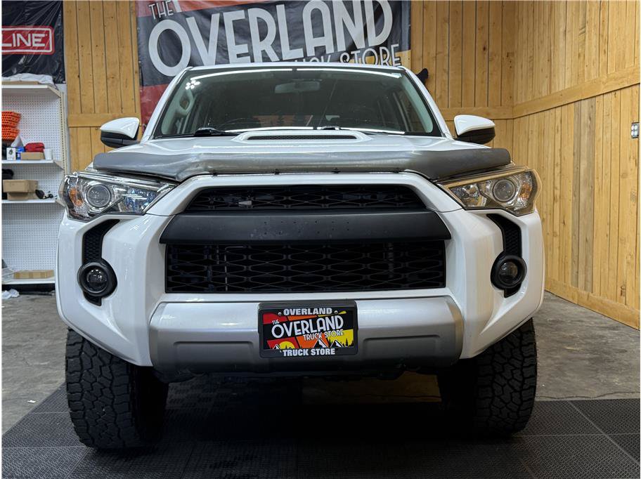 Used 2018 Toyota 4Runner TRD Off-Road AWD/4WD image 2