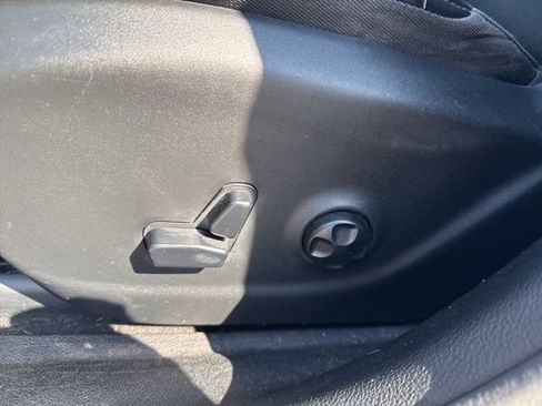 Used 2020 Jeep Cherokee Latitude Plus image 28