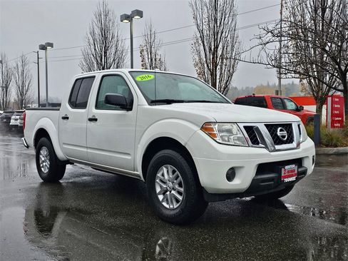 Used 2016 Nissan Frontier SV image 3