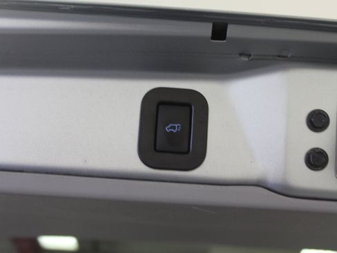 Used 2019 Toyota Sienna XLE image 33