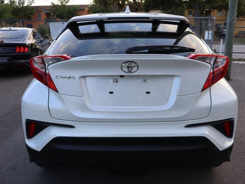 Used 2021 Toyota C-HR XLE image 6