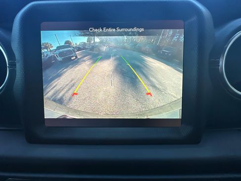 Used 2021 Jeep Wrangler Unlimited Sahara image 26