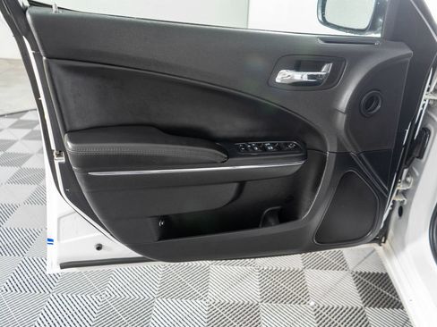 Used 2014 Dodge Charger SE RWD image 20