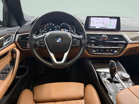 Used 2019 BMW 530e w/ Convenience Package image 11