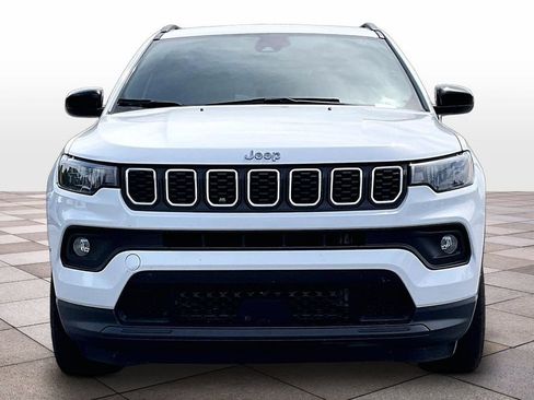 Used 2024 Jeep Compass Latitude AWD/4WD image 3