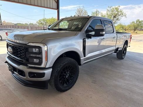 Used 2023 Ford F350 Lariat w/ Lariat Ultimate Package AWD/4WD image 3