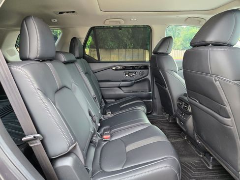 Used 2023 Honda Pilot Touring image 25