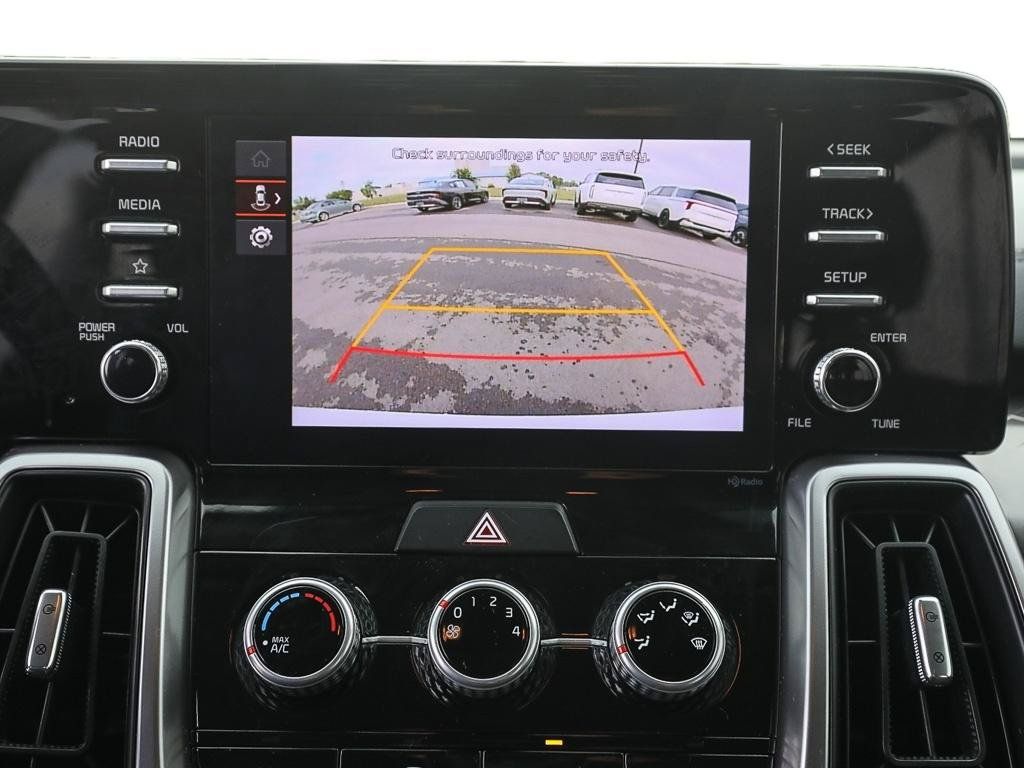 Used 2023 Kia Sorento LX FWD image 18