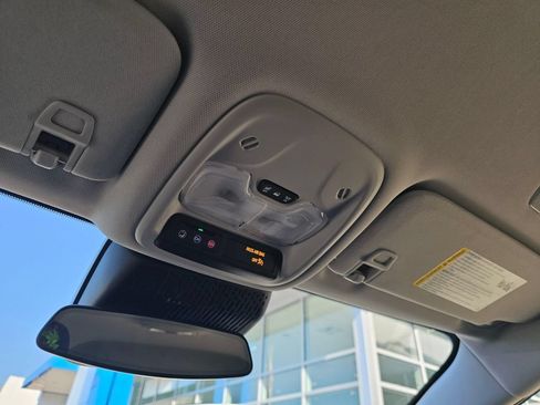 New 2027 Chevrolet Bolt LT w/ Comfort Package FWD image 31