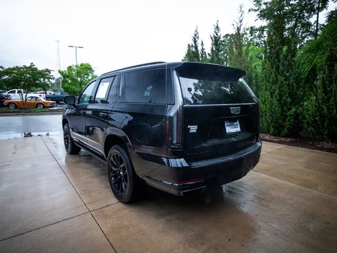 Used 2026 Cadillac Escalade Sport w/ LPO, ONYX Package AWD/4WD image 8