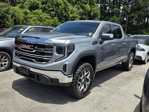 Used 2023 GMC Sierra 1500 SLE AWD/4WD image 4