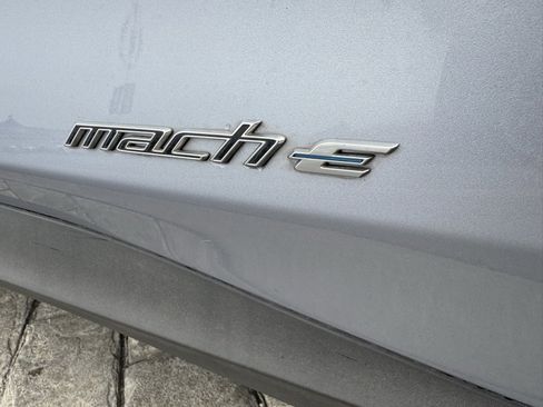 Used 2022 Ford Mustang Mach-E Select image 5