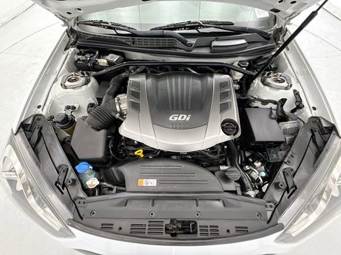 Used 2016 Hyundai Genesis Coupe 3.8 RWD image 25