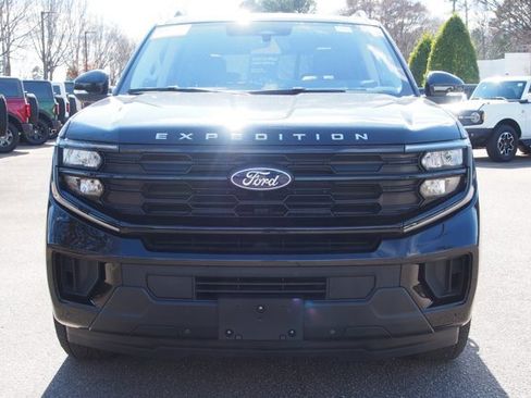 Certified 2025 Ford Expedition Active image 2