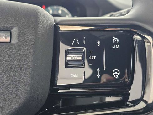 Used 2024 Land Rover Range Rover Evoque Dynamic SE image 28