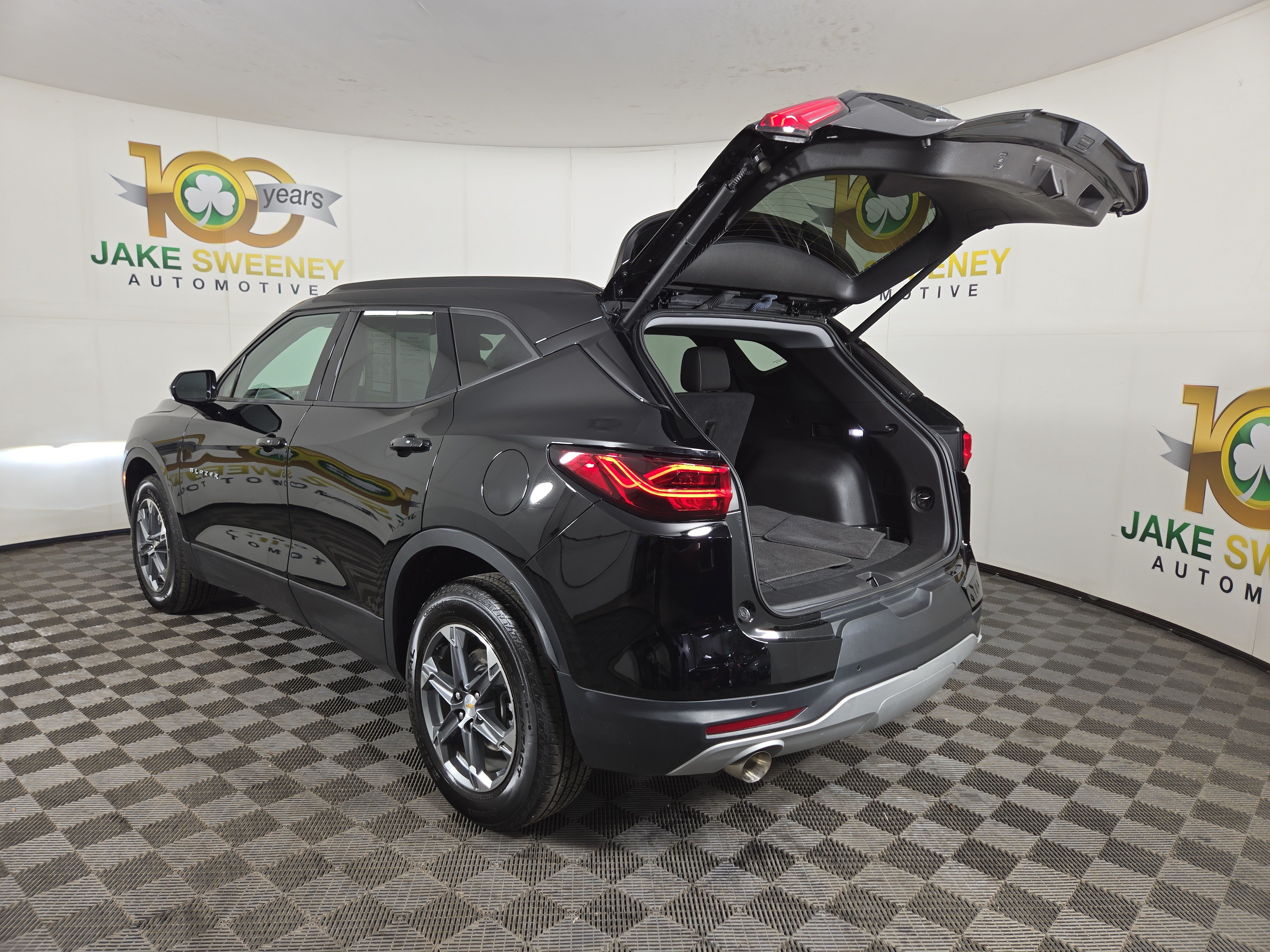 Certified 2024 Chevrolet Blazer LT w/ Convenience Package FWD image 31