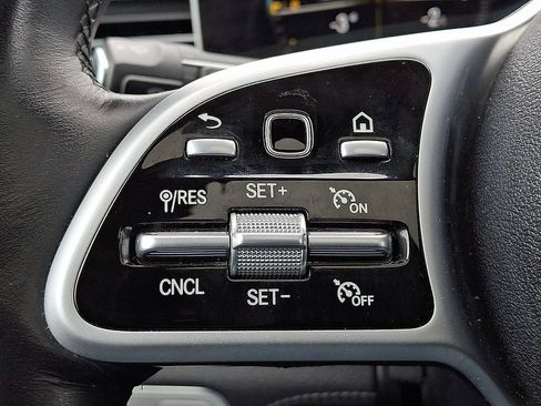Used 2021 Mercedes-Benz GLE 350 4MATIC image 25