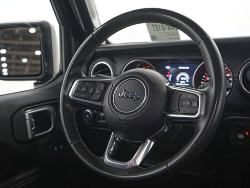Used 2020 Jeep Wrangler Unlimited Sahara AWD/4WD image 15