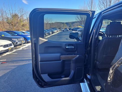Used 2021 Chevrolet Silverado 1500 High Country image 10