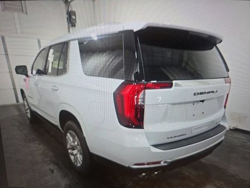 Used 2026 GMC Yukon Denali w/ Sun & Power Step Package AWD/4WD image 3