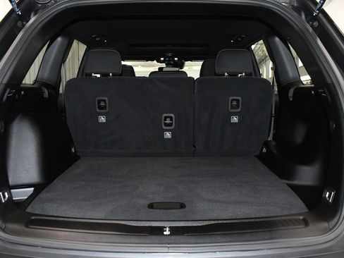 Used 2024 Jeep Grand Cherokee Laredo X image 7