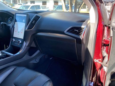 Certified 2022 Ford Edge Titanium image 18