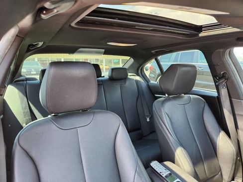 Used 2018 BMW 330i xDrive Sedan w/ Convenience Package image 14