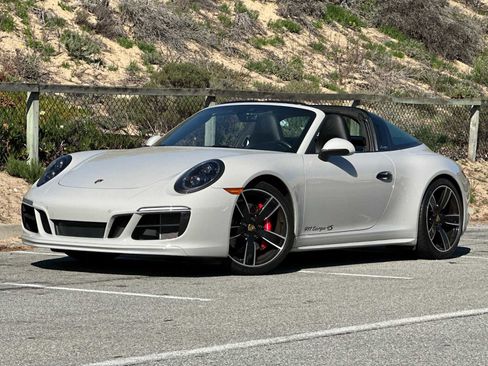 Used 2018 Porsche 911 Targa 4S image 1