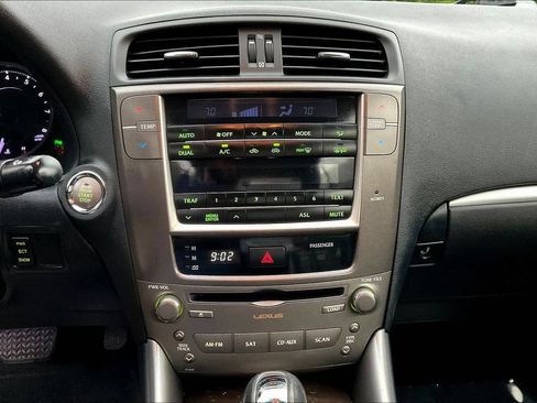 Used 2013 Lexus IS 250C w/ Luxury Pkg RWD image 19