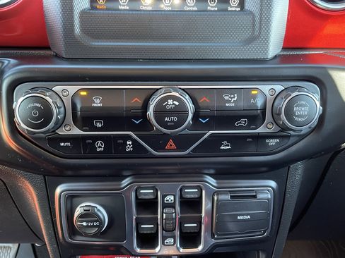 Certified 2021 Jeep Gladiator Rubicon image 26