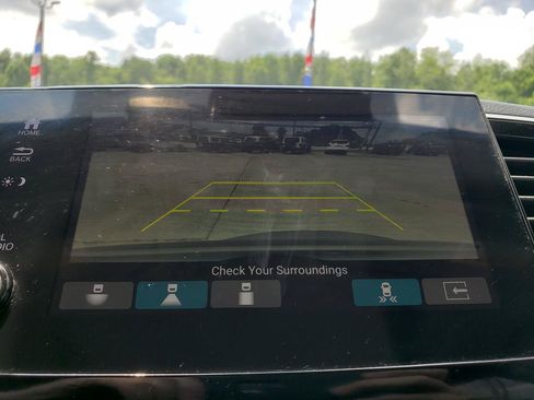 Used 2019 Honda Pilot Touring image 22