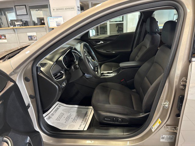 Used 2025 Chevrolet Malibu LT FWD image 15
