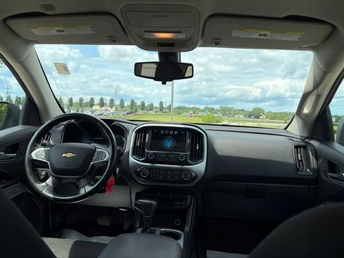 Used 2017 Chevrolet Colorado LT w/ Midnight Edition AWD/4WD image 33