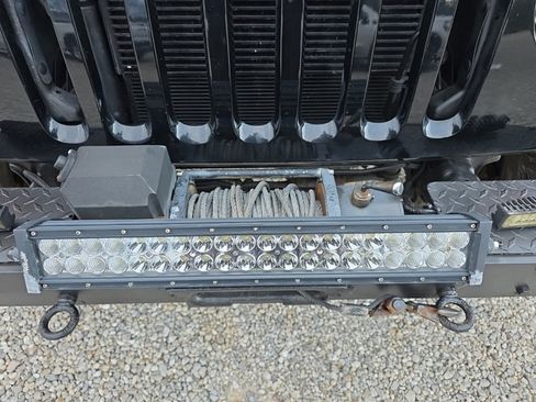 Used 2012 Jeep Wrangler Sahara w/ Dual Top Group image 29