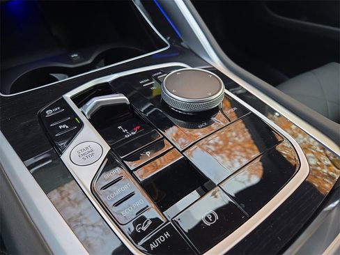 New 2026 BMW X6 xDrive40i w/ Climate Comfort Package image 23