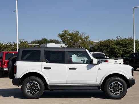 New 2026 Ford Bronco Outer Banks AWD/4WD image 3