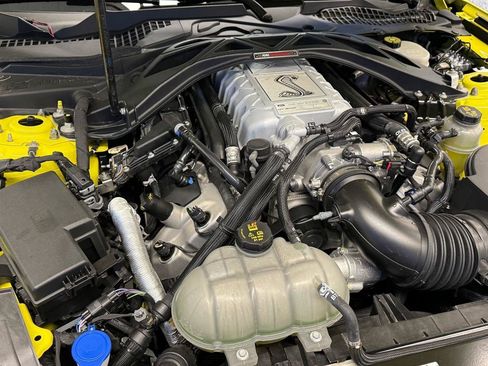 Used 2021 Ford Mustang Shelby GT500 w/ Carbon Fiber Track Pack RWD image 18